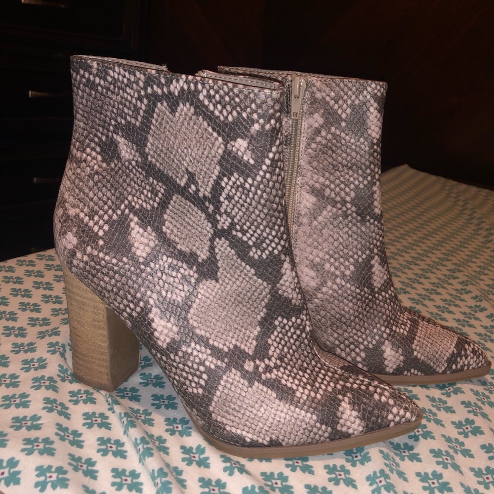 Snake booties